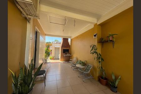 Casa à venda com 80m², 2 quartos e 3 vagas