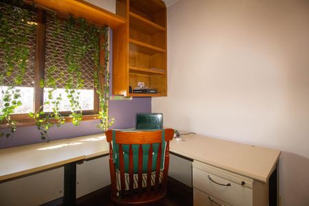 Apartamento à venda com 135m², 3 quartos e 2 vagas Apartamento à venda com 135m², 3 quartos e 2 vagasEscritório