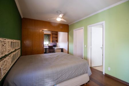 Apartamento à venda com 135m², 3 quartos e 2 vagas Apartamento à venda com 135m², 3 quartos e 2 vagasSuíte