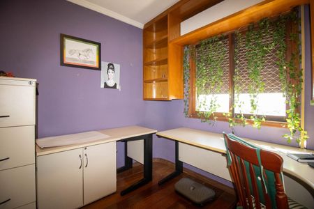 Apartamento à venda com 135m², 3 quartos e 2 vagas Apartamento à venda com 135m², 3 quartos e 2 vagasEscritório