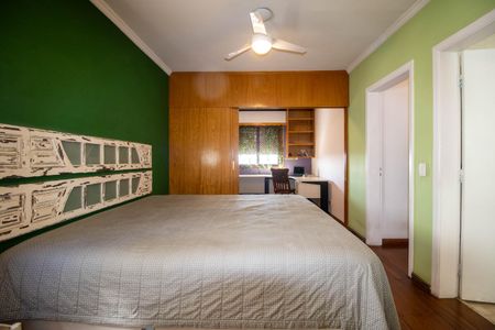 Apartamento à venda com 135m², 3 quartos e 2 vagas Apartamento à venda com 135m², 3 quartos e 2 vagasSuíte