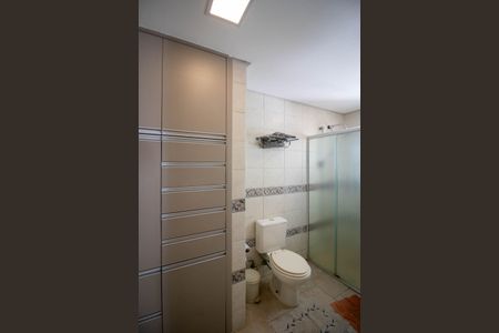 Apartamento à venda com 135m², 3 quartos e 2 vagas Apartamento à venda com 135m², 3 quartos e 2 vagasBanheiro Suíte