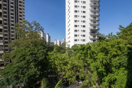 Apartamento à venda com 135m², 3 quartos e 2 vagas Apartamento à venda com 135m², 3 quartos e 2 vagasVista da Sacada