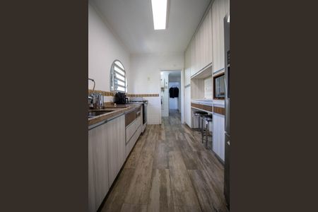 Apartamento à venda com 135m², 3 quartos e 2 vagas Apartamento à venda com 135m², 3 quartos e 2 vagasCozinha