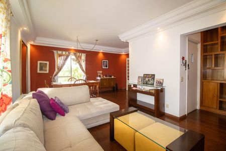 Apartamento à venda com 135m², 3 quartos e 2 vagas Apartamento à venda com 135m², 3 quartos e 2 vagasSala