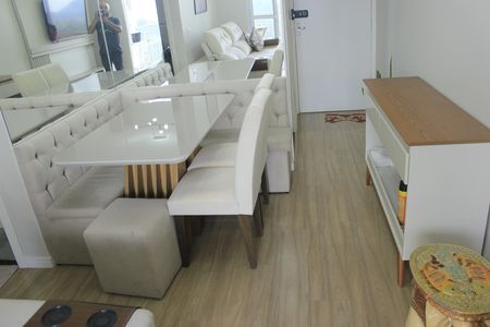 Sala  de apartamento à venda com 2 quartos, 56m² em Parque Continental Ii, Guarulhos