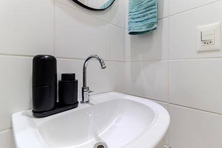 Banheiro de apartamento para alugar com 1 quarto, 29m² em Vila Buarque, São Paulo