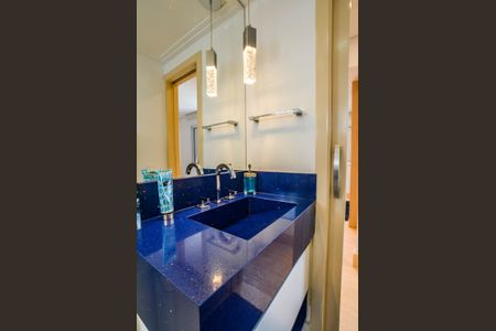 Apartamento para alugar com 100m², 2 quartos e 2 vagas Apartamento para alugar com 100m², 2 quartos e 2 vagasBanheiro da Suíte