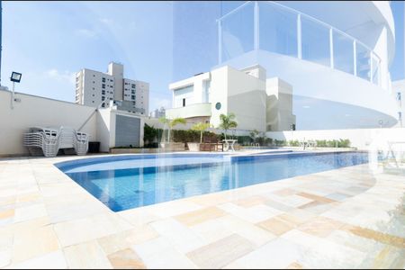 Apartamento para alugar com 100m², 2 quartos e 2 vagas Apartamento para alugar com 100m², 2 quartos e 2 vagasÁrea comum - Piscina
