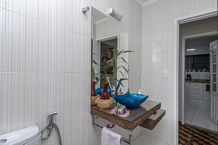 lavabo_3 de casa à venda com 6 quartos, 398m² em Vila Água Funda, São Paulo