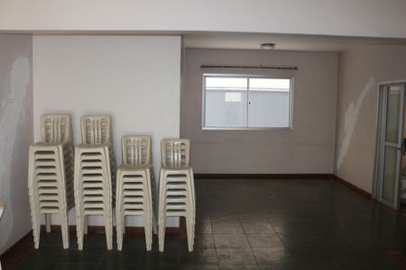 Apartamento para alugar com 65m², 2 quartos e 2 vagasÁrea comum - Salão de festas