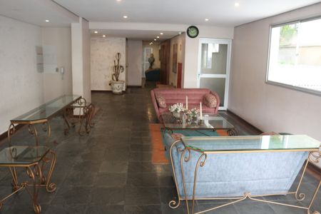 Apartamento para alugar com 65m², 2 quartos e 2 vagasHall social