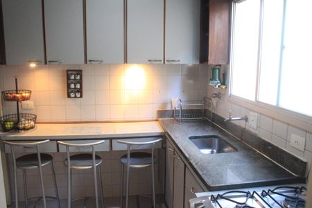 Apartamento para alugar com 65m², 2 quartos e 2 vagasCozinha