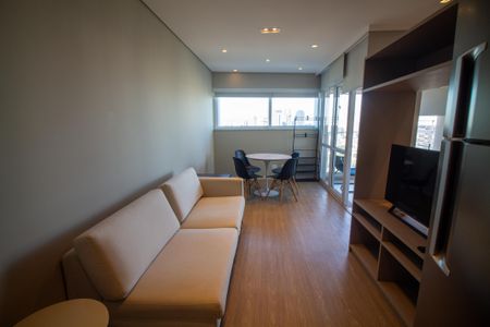 Sala de kitnet/studio para alugar com 1 quarto, 43m² em Cidade Monções, São Paulo