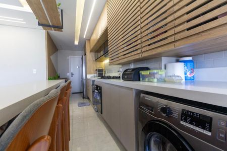 Apartamento à venda com 105m², 3 quartos e 2 vagas Apartamento à venda com 105m², 3 quartos e 2 vagasCozinha e Área de Serviço