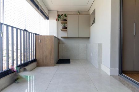 Apartamento à venda com 105m², 3 quartos e 2 vagas Apartamento à venda com 105m², 3 quartos e 2 vagasVaranda