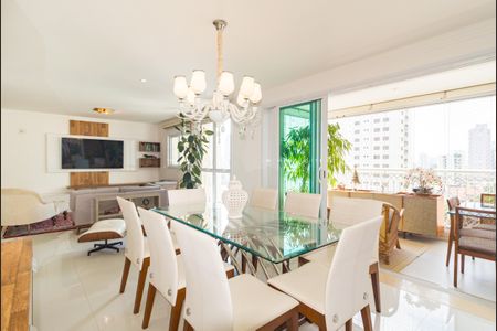 Apartamento à venda com 178m², 3 quartos e 4 vagas Apartamento à venda com 178m², 3 quartos e 4 vagasSala de Jantar