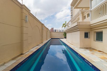 Apartamento à venda com 178m², 3 quartos e 4 vagas Apartamento à venda com 178m², 3 quartos e 4 vagasPiscina