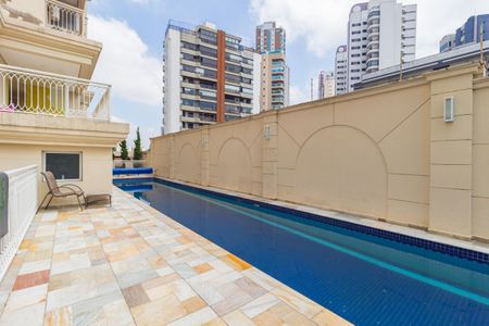 Apartamento à venda com 178m², 3 quartos e 4 vagas Apartamento à venda com 178m², 3 quartos e 4 vagasPiscina