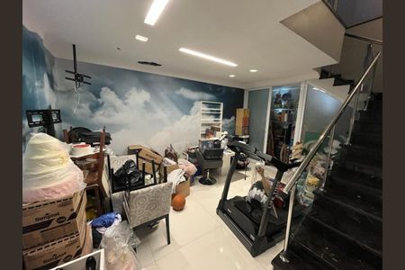 Casa de condomínio à venda com 705m², 4 quartos e 8 vagasSALA