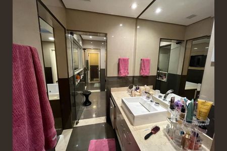 Casa de condomínio à venda com 705m², 4 quartos e 8 vagasWC