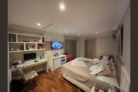 Casa de condomínio à venda com 705m², 4 quartos e 8 vagasDORMITORIO