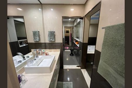 Casa de condomínio à venda com 705m², 4 quartos e 8 vagasWC