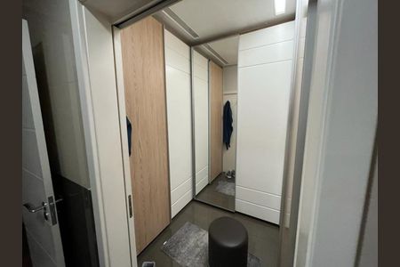 Casa de condomínio à venda com 705m², 4 quartos e 8 vagasCLOSET