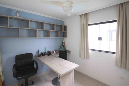 Casa à venda com 140m², 3 quartos e 2 vagasEscritorio