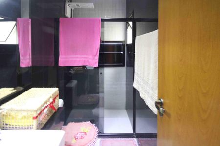 Casa à venda com 140m², 3 quartos e 2 vagasBanheiro da Suite