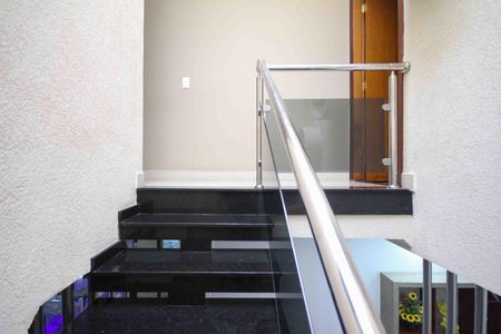 Casa à venda com 140m², 3 quartos e 2 vagasescada