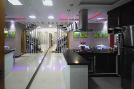 Casa à venda com 140m², 3 quartos e 2 vagasCozinha