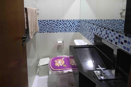 Casa à venda com 140m², 3 quartos e 2 vagasLavabo
