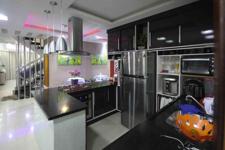 Casa à venda com 140m², 3 quartos e 2 vagasCozinha