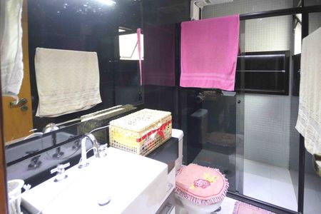 Casa à venda com 140m², 3 quartos e 2 vagasBanheiro da Suite