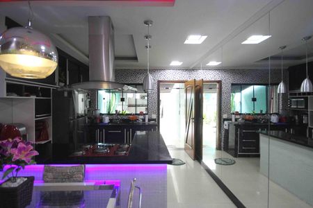 Casa à venda com 140m², 3 quartos e 2 vagasCozinha