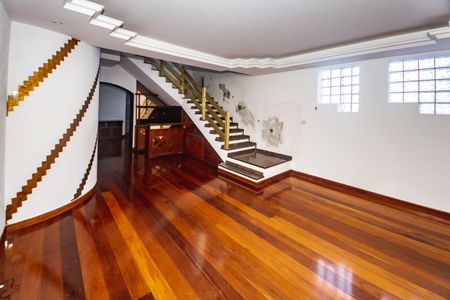 Casa para alugar com 7 quartos, 527m² em Dona Clara, Belo Horizonte