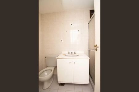 Banheiro 2 de apartamento para alugar com 3 quartos, 82m² em Cristo Redentor, Porto Alegre