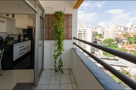 Apartamento à venda com 57m², 2 quartos e 2 vagas Apartamento à venda com 57m², 2 quartos e 2 vagasVaranda