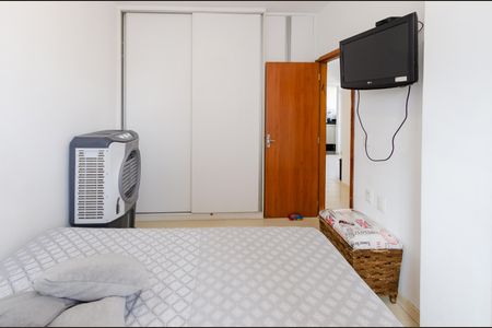 Apartamento à venda com 57m², 2 quartos e 2 vagas Apartamento à venda com 57m², 2 quartos e 2 vagasSuíte