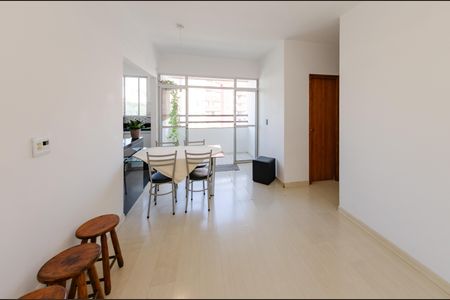 Sala de apartamento à venda com 2 quartos, 57m² em Grajaú, Belo Horizonte