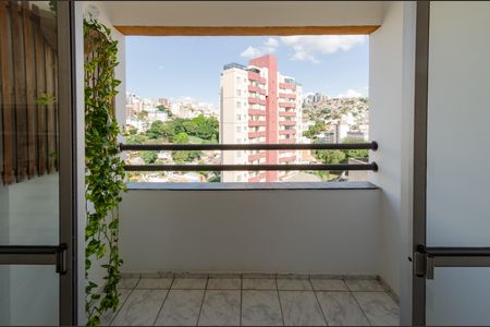 Varanda de apartamento à venda com 2 quartos, 57m² em Grajaú, Belo Horizonte