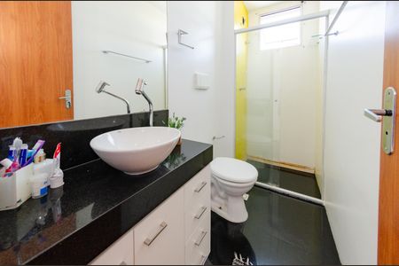 Apartamento à venda com 57m², 2 quartos e 2 vagas Apartamento à venda com 57m², 2 quartos e 2 vagasBanheiro social