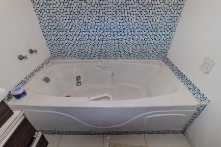 Casa para alugar com 350m², 3 quartos e 4 vagasBanheiro 