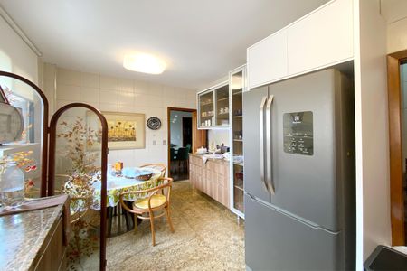 Apartamento para alugar com 338m², 5 quartos e 3 vagas Apartamento para alugar com 338m², 5 quartos e 3 vagasCozinha