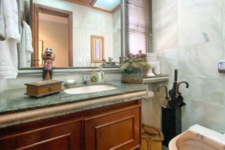 Apartamento para alugar com 338m², 5 quartos e 3 vagas Apartamento para alugar com 338m², 5 quartos e 3 vagasLavabo da Sala