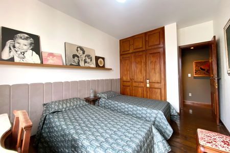 Apartamento para alugar com 338m², 5 quartos e 3 vagas Apartamento para alugar com 338m², 5 quartos e 3 vagasQuarto 4