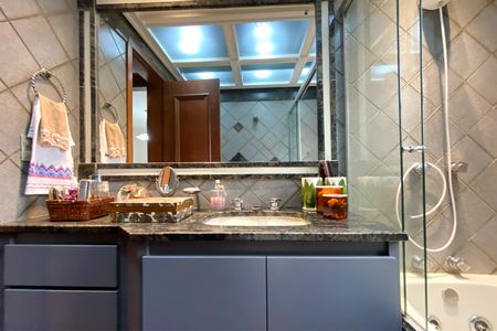 Apartamento para alugar com 338m², 5 quartos e 3 vagas Apartamento para alugar com 338m², 5 quartos e 3 vagasBanheiro