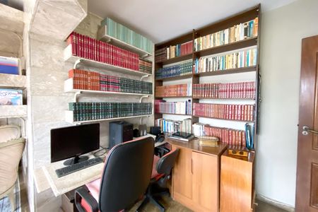 Apartamento para alugar com 338m², 5 quartos e 3 vagas Apartamento para alugar com 338m², 5 quartos e 3 vagasEscritório