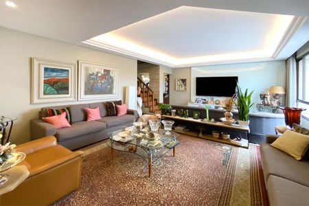 Apartamento para alugar com 338m², 5 quartos e 3 vagas